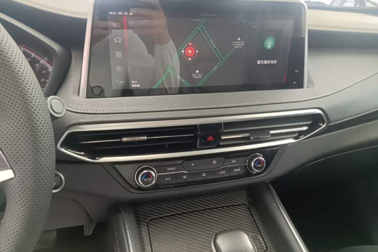 Used SAIC MAXUS D90 2017 2.0T Automatic Two-Wheel Drive - Uranus Audio And AC Panel