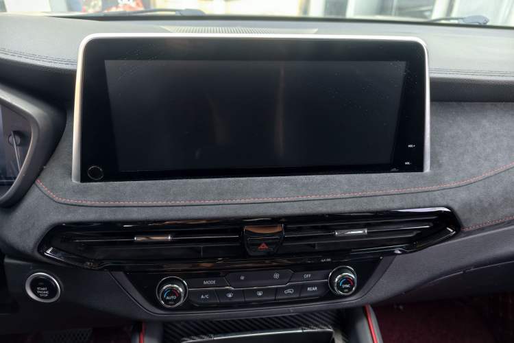 Used SAIC MAXUS D90 2017 2.0T Automatic All-Wheel Drive Sirius Audio And AC Panel