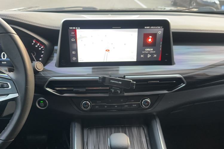 Used SAIC MAXUS D90 2017 2.0T Automatic Two-Wheel Drive Mercury Base Edition Audio And AC Panel
