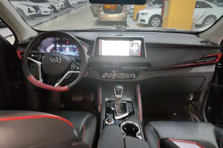 Used SAIC MAXUS D90 2017 2.0T Automatic All-Wheel Drive Polaris Center Console