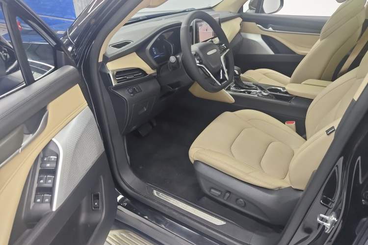 Used SAIC MAXUS D90 2017 2.0T Automatic All-Wheel Drive Sirius Driver Seat