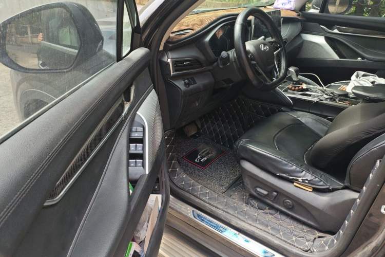 Used SAIC MAXUS D90 2017 2.0T Automatic All-Wheel Drive Sirius Driver Seat