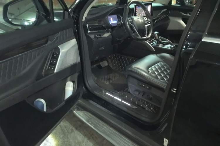 Used SAIC MAXUS D90  Driver Seat