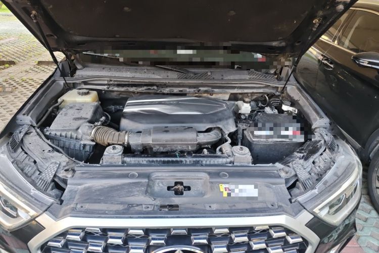 Used SAIC MAXUS D90 2017 2.0T Manual Two-Wheel Drive Mars Engine Bay