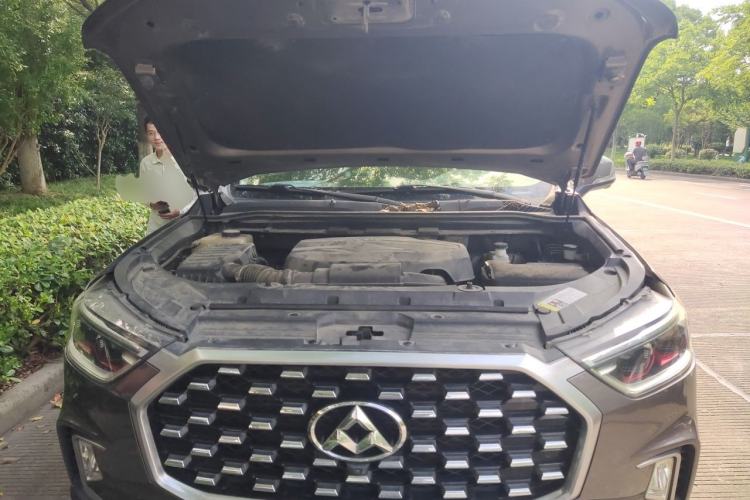 Used SAIC MAXUS D90 2017 2.0T Automatic All-Wheel Drive Sirius Engine Bay