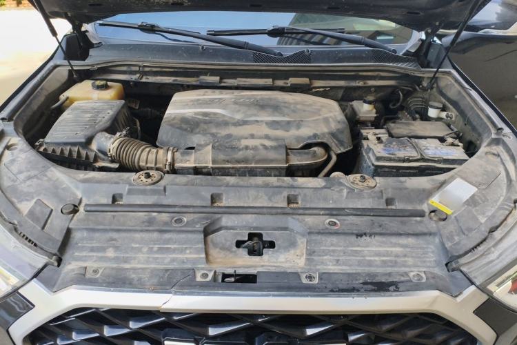 Used SAIC MAXUS D90 2017 2.0T Automatic All-Wheel Drive Sirius Engine Bay