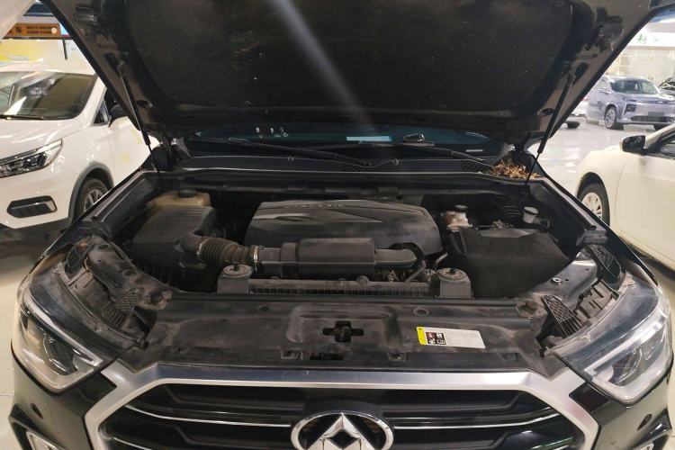 Used SAIC MAXUS D90 2017 2.0T Automatic Two-Wheel Drive Mercury Base Edition Engine Bay