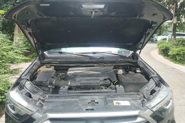 Used SAIC MAXUS D90 2017 2.0T Automatic Two-Wheel Drive Mercury Engine Bay