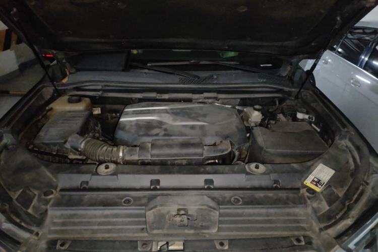Used SAIC MAXUS D90 2017 2.0T Automatic All-Wheel Drive Sirius Engine Bay