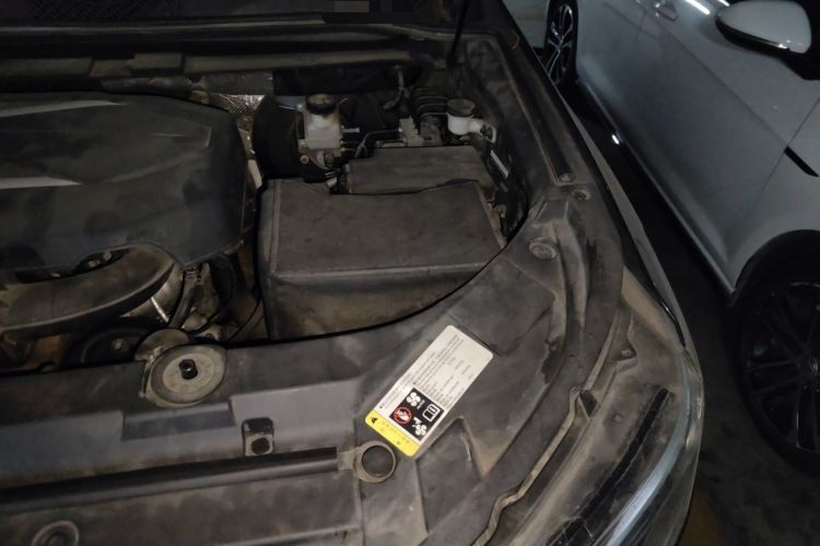 Used SAIC MAXUS D90 2017 2.0T Automatic All-Wheel Drive Sirius Engine Bay Left