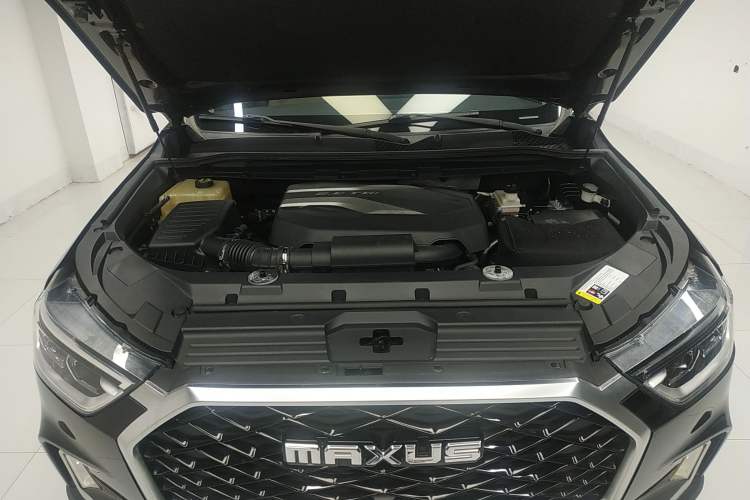 Used SAIC MAXUS D90 2017 2.0T Automatic All-Wheel Drive Sirius Engine Bay