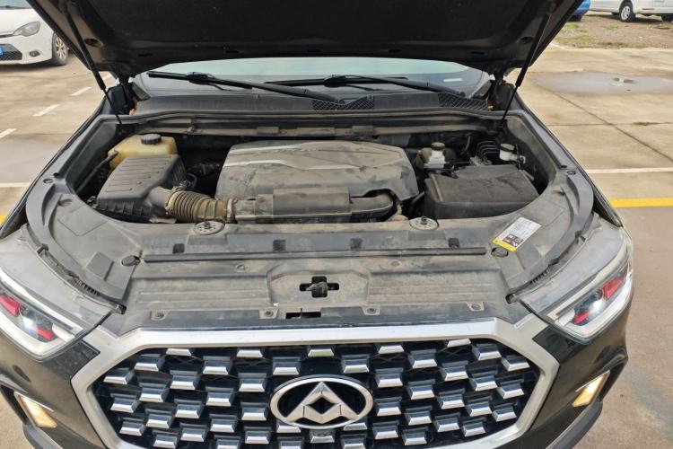 Used SAIC MAXUS D90 2017 2.0T Automatic All-Wheel Drive Sirius Engine Bay