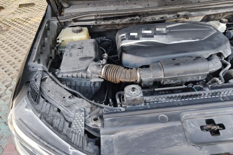Used SAIC MAXUS D90 2017 2.0T Manual Two-Wheel Drive Mars Engine Bay Right