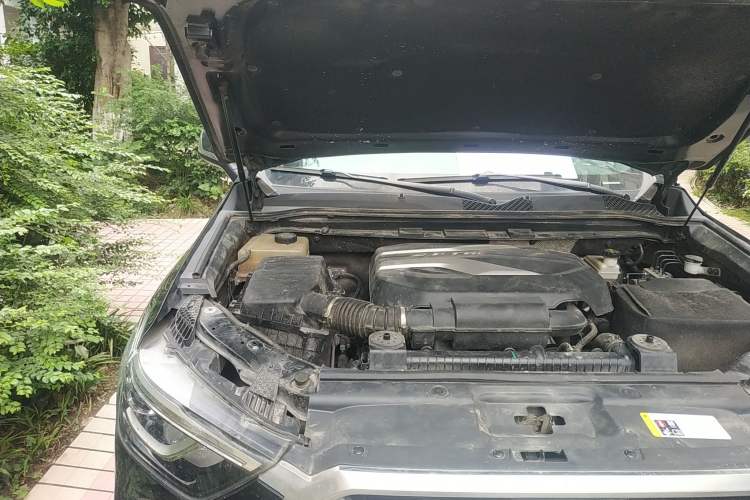 Used SAIC MAXUS D90 2017 2.0T Automatic Two-Wheel Drive Mercury Engine Bay Right