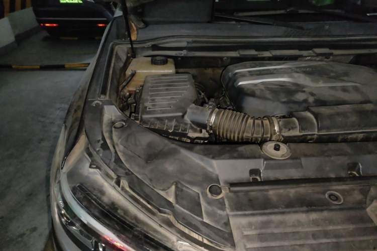 Used SAIC MAXUS D90 2017 2.0T Automatic All-Wheel Drive Sirius Engine Bay Right