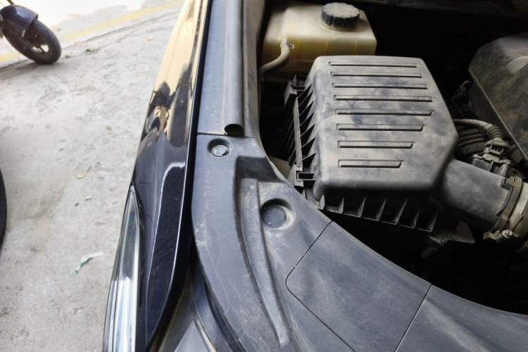 Used SAIC MAXUS D90  Engine Bay Right