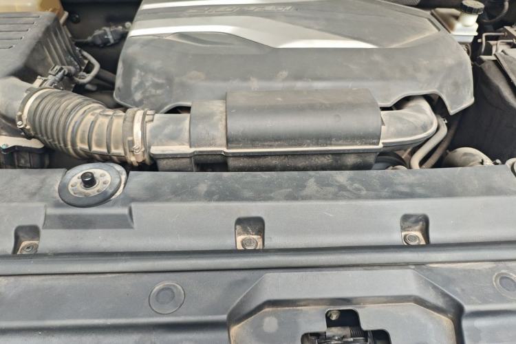 Used SAIC MAXUS D90 2017 2.0T Automatic All-Wheel Drive Sirius Engine Bay