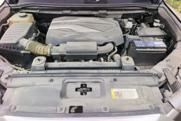 Used SAIC MAXUS D90 2017 2.0T Manual 4x4 Neptune Engine Bay