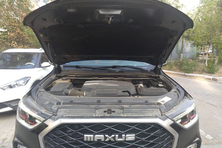 Used SAIC MAXUS D90  Engine Bay