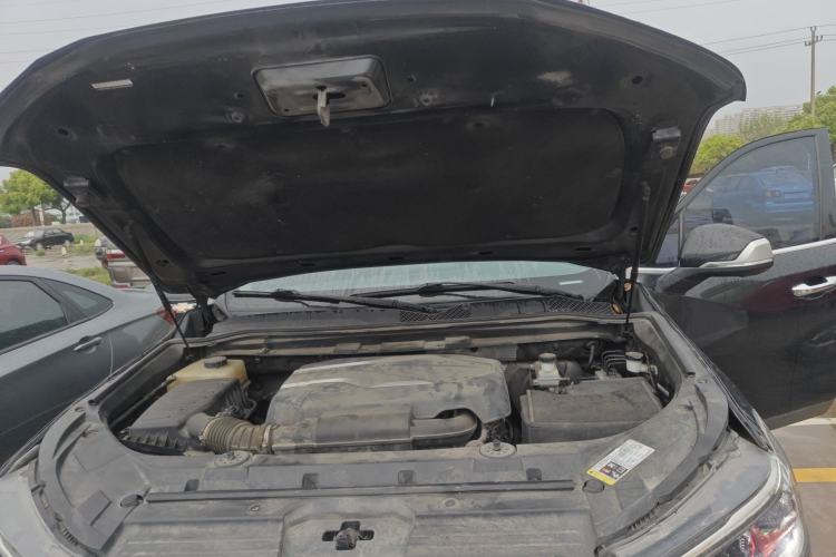 Used SAIC MAXUS D90 2017 2.0T Automatic All-Wheel Drive Sirius Engine Bay