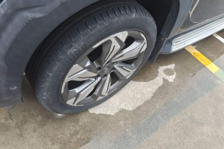 Used SAIC MAXUS D90 2017 2.0T Automatic All-Wheel Drive Sirius Exterior 4