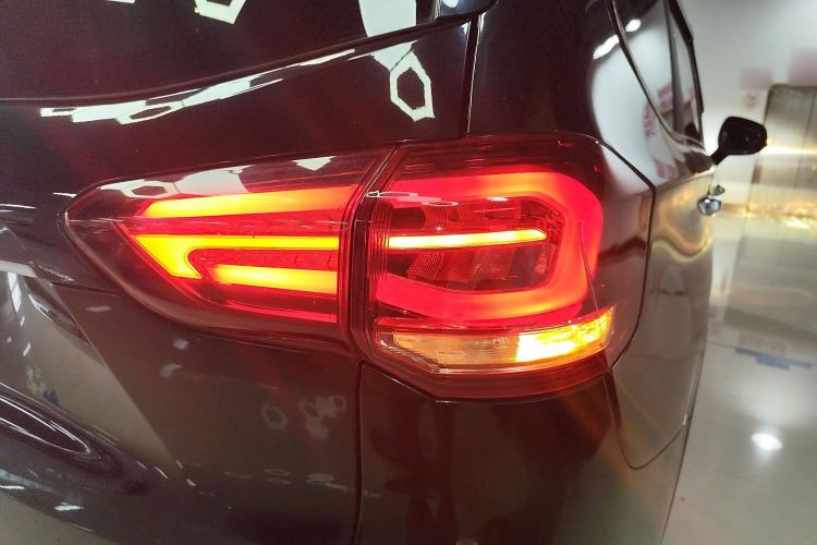 Used SAIC MAXUS D90 2017 2.0T Automatic Two-Wheel Drive Mercury Base Edition Exterior 6
