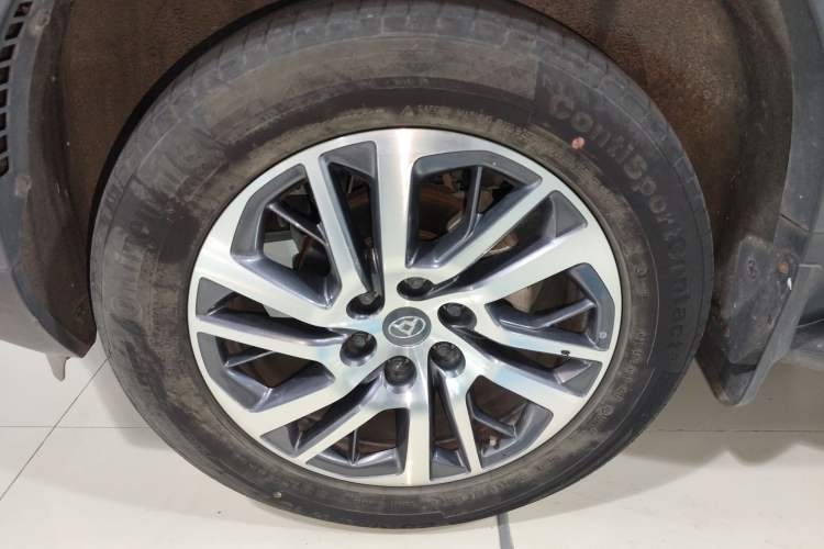 Used SAIC MAXUS D90 2017 2.0T Automatic Two-Wheel Drive Mercury Base Edition Exterior 7
