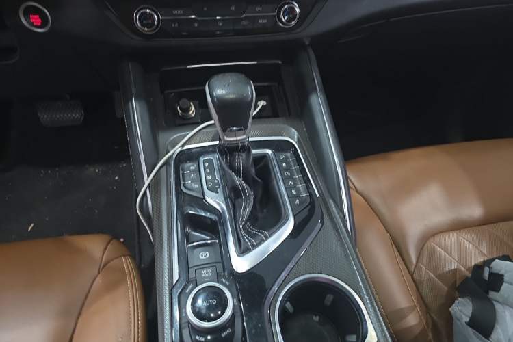 Used SAIC MAXUS D90 2017 2.0T Automatic All-Wheel Drive Polaris Gear Lever