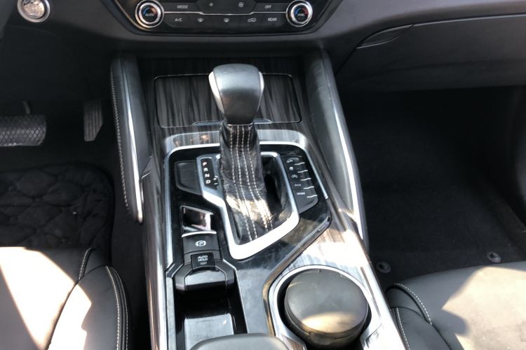 Used SAIC MAXUS D90 2017 2.0T Automatic Two-Wheel Drive - Uranus Gear Lever