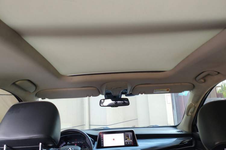 Used SAIC MAXUS D90 2017 2.0T Automatic All-Wheel Drive Sirius Headliner