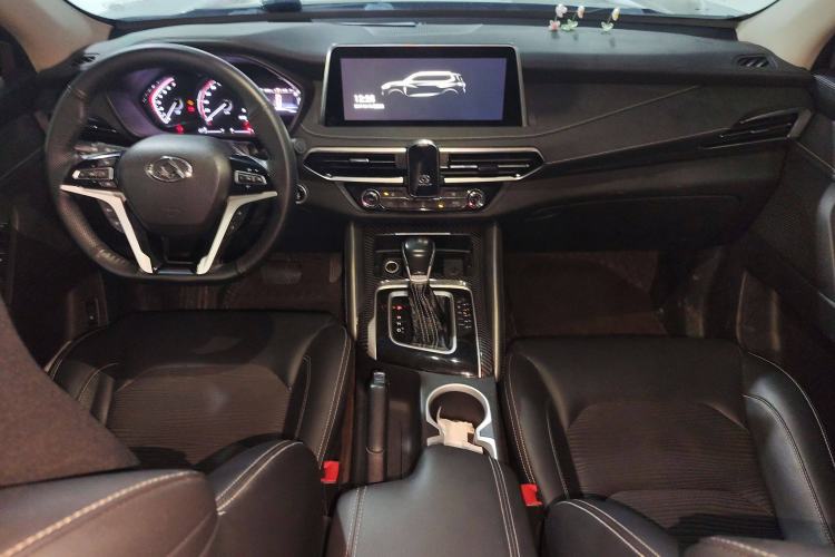 Used SAIC MAXUS D90 2017 2.0T Automatic Two-Wheel Drive Mercury Base Edition Interior 2