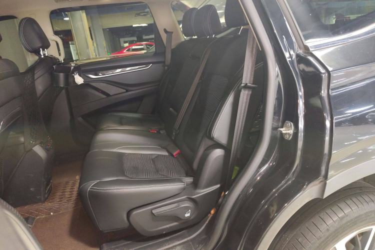 Used SAIC MAXUS D90 2017 2.0T Automatic Two-Wheel Drive Mercury Base Edition Interior 4