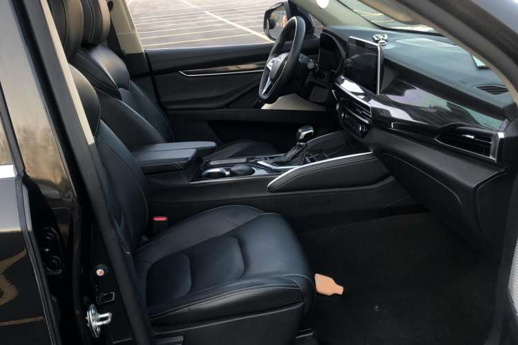 Used SAIC MAXUS D90 2017 2.0T Automatic Two-Wheel Drive - Uranus Interior 5