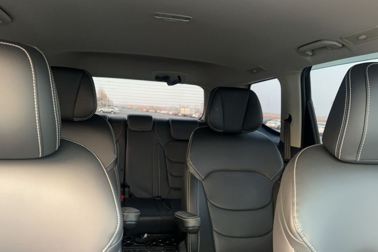 Used SAIC MAXUS D90 2017 2.0T Automatic Two-Wheel Drive Mercury Base Edition Interior 6