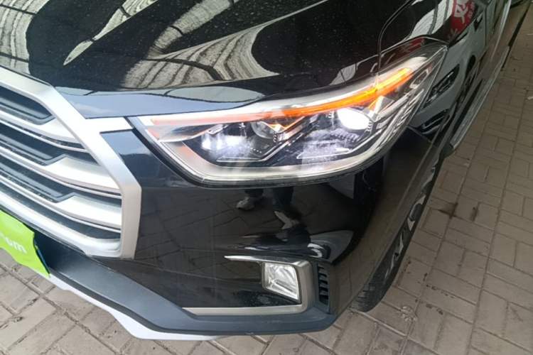 Used SAIC MAXUS D90 2017 2.0T Automatic Two-Wheel Drive - Uranus Left Front Headlight