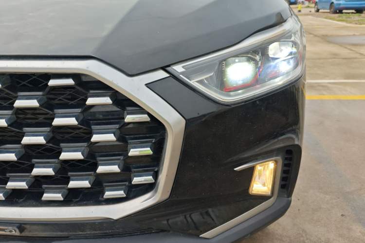 Used SAIC MAXUS D90 2017 2.0T Automatic All-Wheel Drive Sirius Left Front Headlight