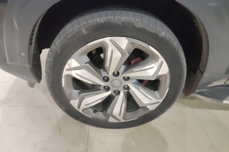Used SAIC MAXUS D90 2017 2.0T Automatic All-Wheel Drive Polaris Left Front Wheel Hub