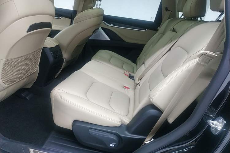 Used SAIC MAXUS D90 2017 2.0T Automatic All-Wheel Drive Sirius Left Rear Seat