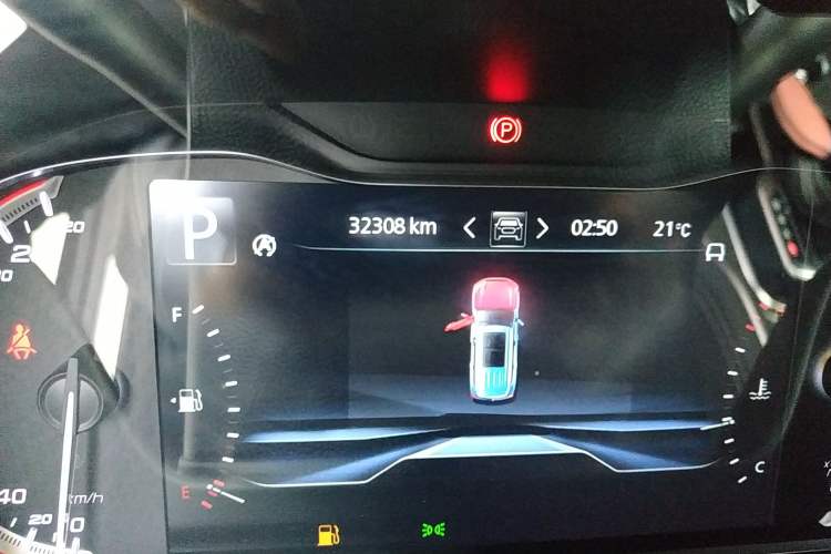 Used SAIC MAXUS D90 2017 2.0T Automatic All-Wheel Drive Sirius Odometer Close Up