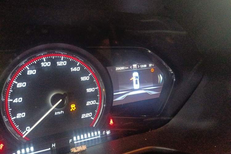 Used SAIC MAXUS D90 2017 2.0T Manual 4x4 Neptune Odometer Close Up