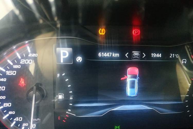 Used SAIC MAXUS D90 2017 2.0T Automatic All-Wheel Drive Sirius Odometer Close Up