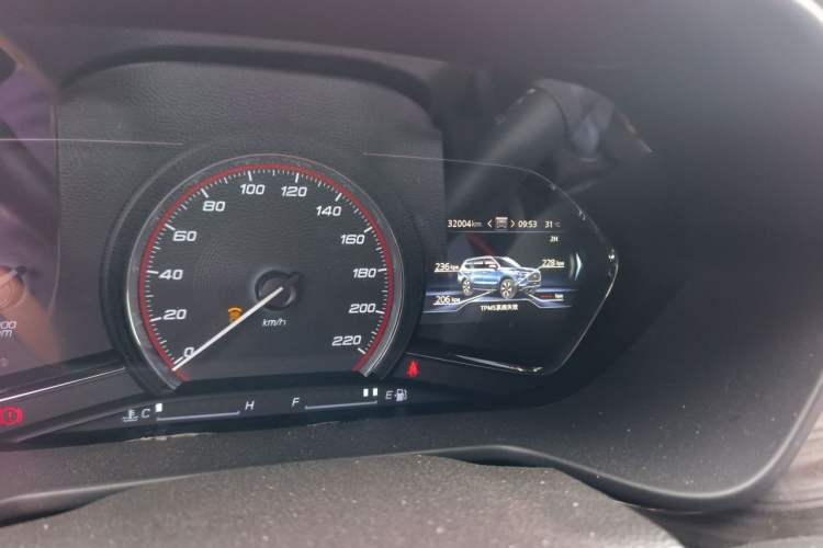 Used SAIC MAXUS D90 2017 2.0T Manual 4x4 Neptune Odometer Close Up