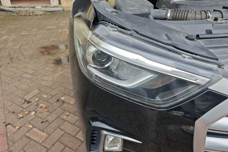Used SAIC MAXUS D90 2017 2.0T Automatic Two-Wheel Drive - Uranus Right Front Headlight