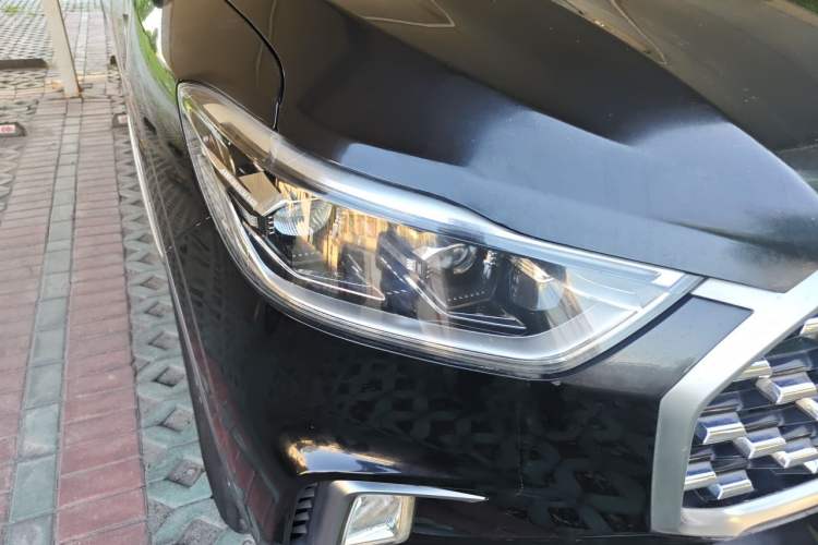 Used SAIC MAXUS D90 2017 2.0T Manual Two-Wheel Drive Mars Right Front Headlight