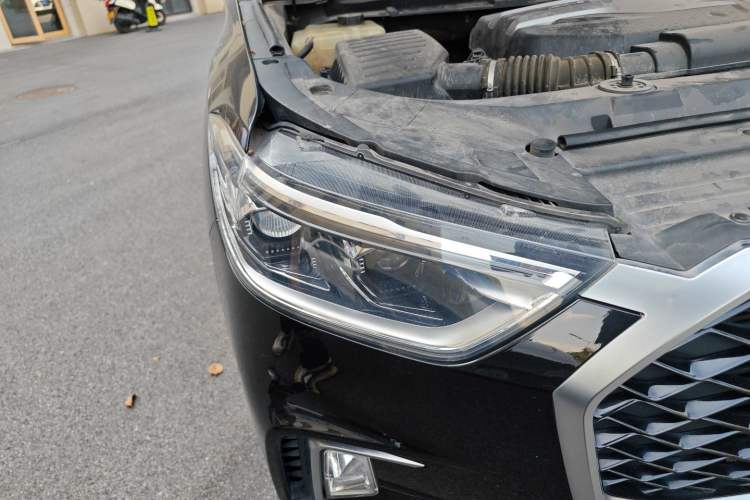 Used SAIC MAXUS D90 2017 2.0T Automatic All-Wheel Drive Sirius Right Front Headlight