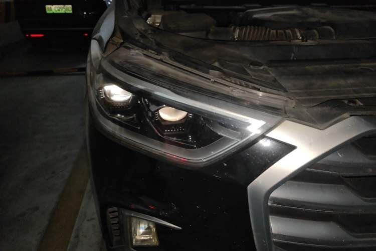 Used SAIC MAXUS D90 2017 2.0T Automatic All-Wheel Drive Sirius Right Front Headlight