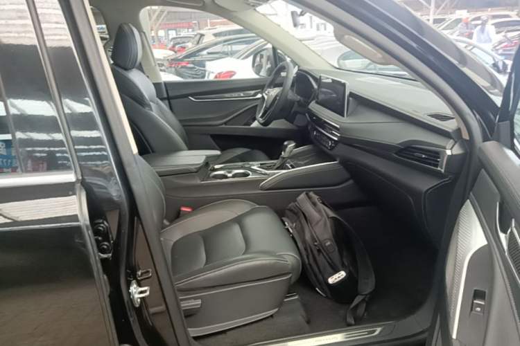 Used SAIC MAXUS D90 2017 2.0T Automatic Two-Wheel Drive - Uranus Right Front Seat