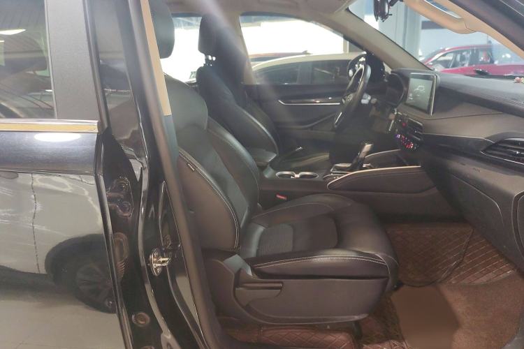 Used SAIC MAXUS D90 2017 2.0T Automatic Two-Wheel Drive Mercury Base Edition Right Front Seat