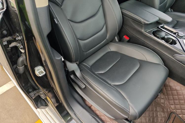 Used SAIC MAXUS D90 2017 2.0T Automatic All-Wheel Drive Sirius Right Front Seat