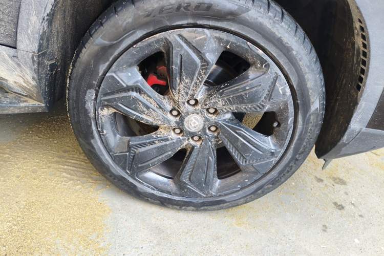 Used SAIC MAXUS D90 2017 2.0T Automatic All-Wheel Drive Sirius Right Front Wheel Hub